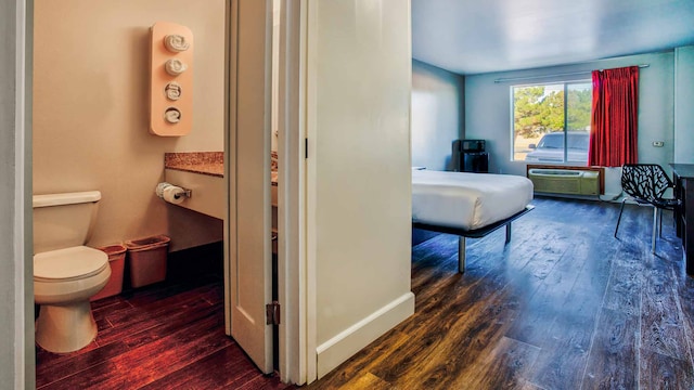 1 Queen Bed | Smoking