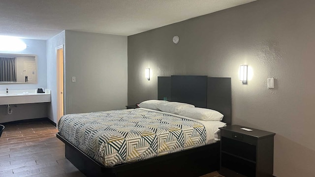 1 King Bed | Mobil Acc RI Shwr Nsmk Kitchen