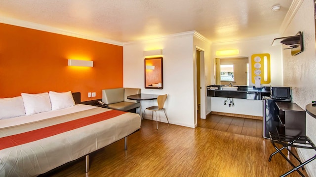 1 KING BED | NON-SMOKING, MICFRIDGE