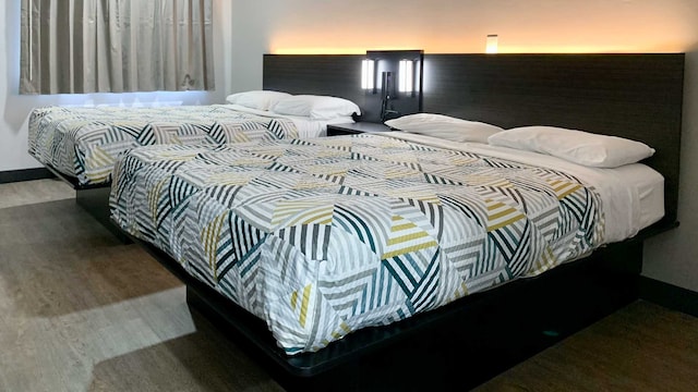 2 Queen Beds | Micfridge