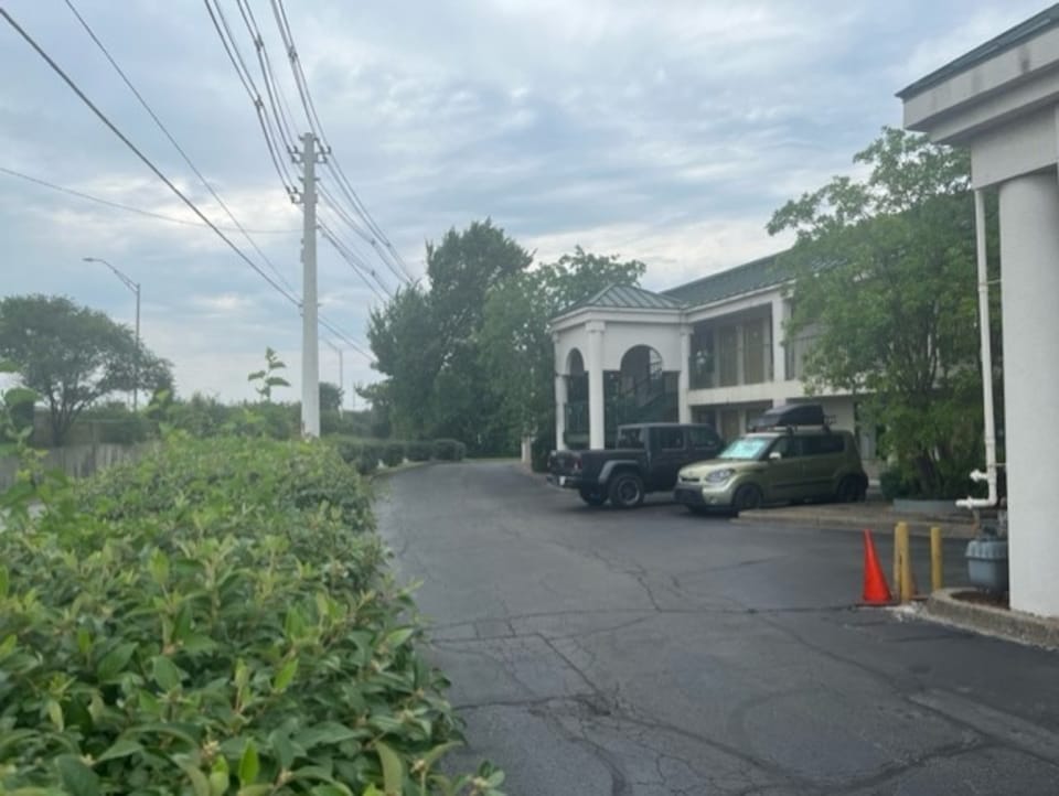 Studio 6 Suites Louisville, KY - Airport Expo Center, C40202, Louisville