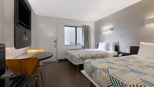 2 Full Beds | Micfridge