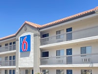 Motel 6 Barstow, CA - Mojave Desert Stop - I-15