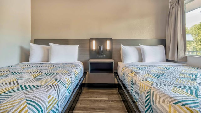 2 Full Beds | Mobility Accessible Tub Nsmk