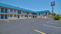 Motel 6 Russellville, AR