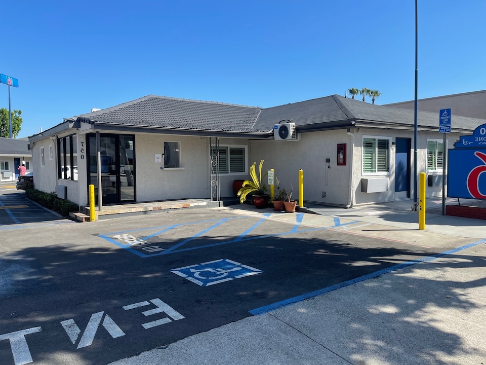 Motel 6 Tustin, CA – Orange County, Tustin, Tustin