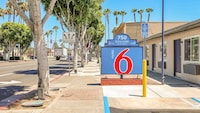 Motel 6 Tustin, CA – Orange County