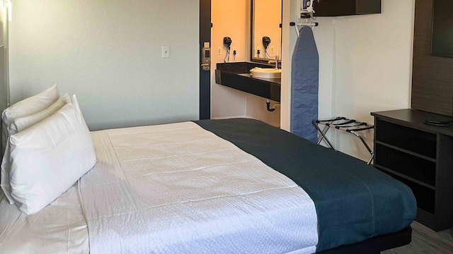 1 Queen Bed | Non-Smoking, Micfridge