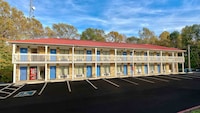 Motel 6 Cookeville, TN