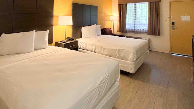 2 Full Beds | Smoking