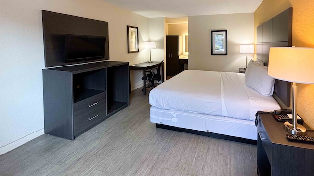 1 King Bed | Non-Smoking