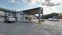Motel 6 Charlotte, NC-Northlake