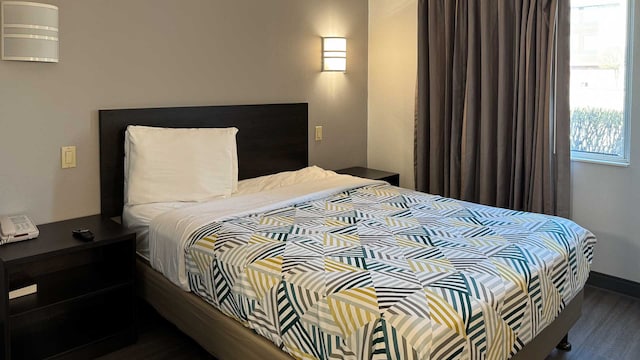 1 Queen Bed | ADA/Tub/Micfridge