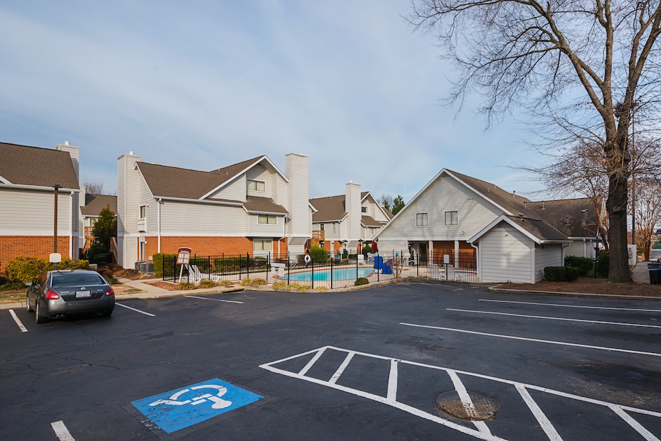 Studio 6 Greensboro, NC, C27407, Greensboro