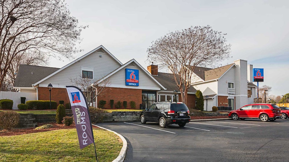 Studio 6 Greensboro, NC, C27407, Greensboro