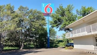 Motel 6 Bismarck, ND