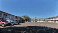 Motel 6 Bismarck, ND