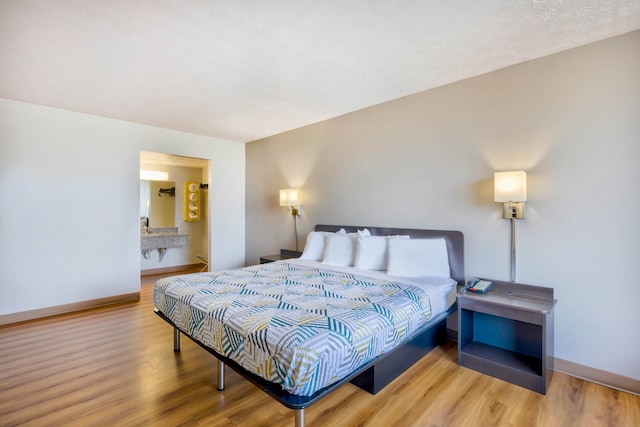 1 King Bed | Mobil Access Tub Nsmk Micfridg