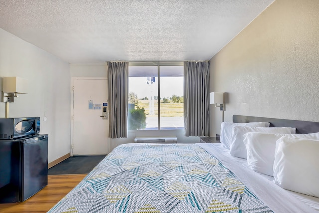 1 King Bed | Non-Smoking, Micfridge