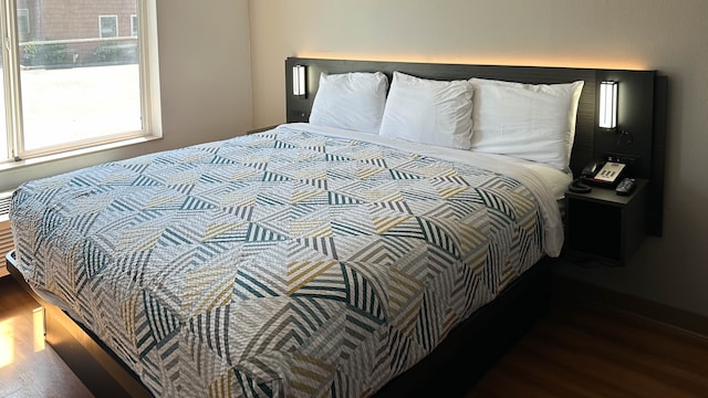 1 King Bed | Non-Smoking