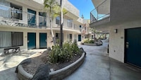 Studio 6 Suites Gardena, CA
