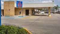 Motel 6 Baton Rouge, LA - Southeast