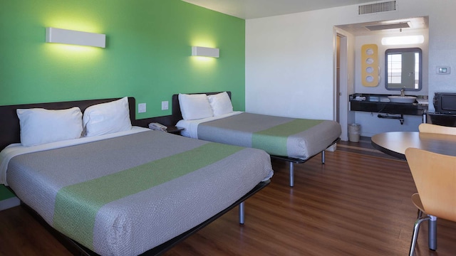 2 Camas Queen | Microondas