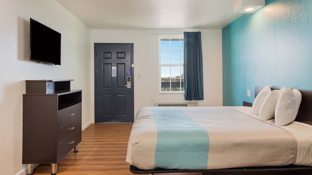 1 King Bed | Non-Smoking