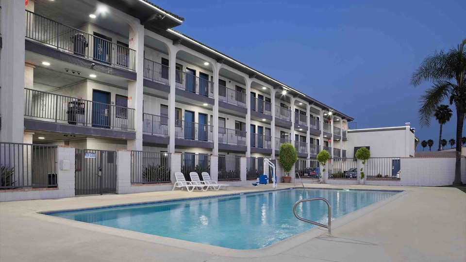 Motel 6 Artesia, CA, Artesia, Artesia