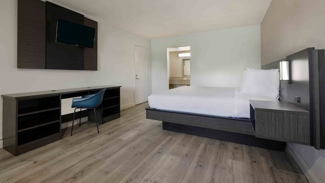 1 King Bed | Mobil Access Tub Nsmk Micfridg