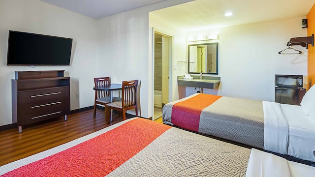 2 Full Beds | Smoking, Micfridge