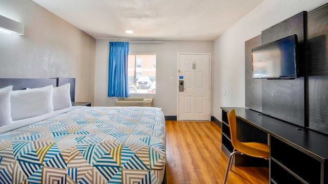 1 King Bed | Non-Smoking