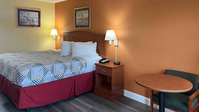 1 King Bed | Non-Smoking, Micfridge