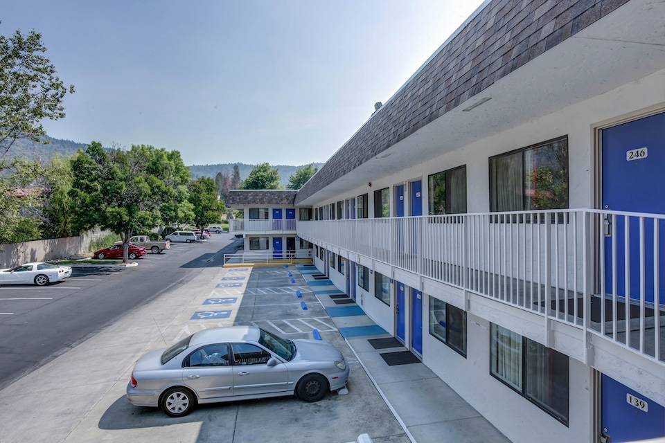 Motel 6 Grants Pass, OR, GRANTS PASS, GRANTS PASS