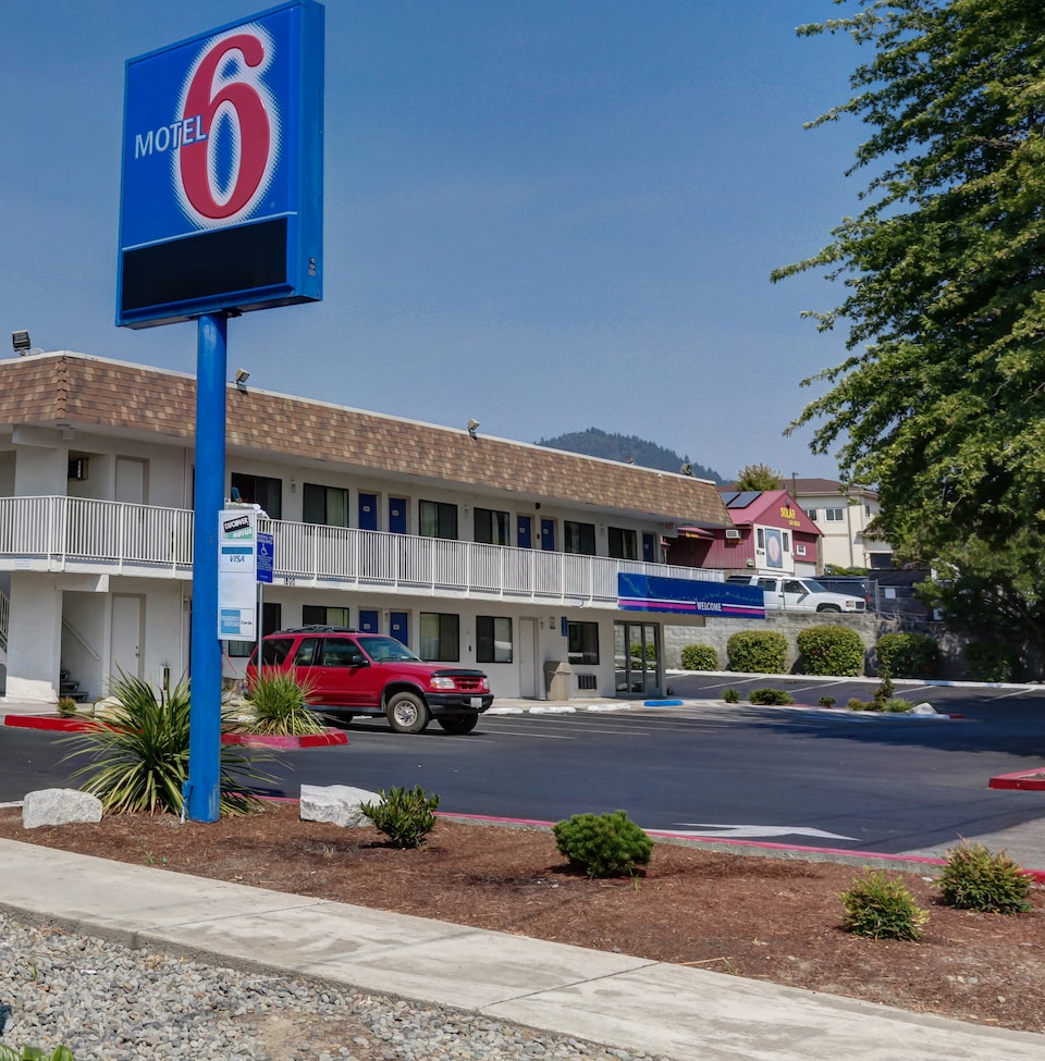 Motel 6 Grants Pass, OR, GRANTS PASS, GRANTS PASS