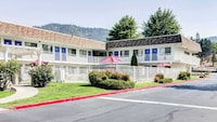Motel 6 Grants Pass, OR