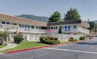 Motel 6 Grants Pass, OR