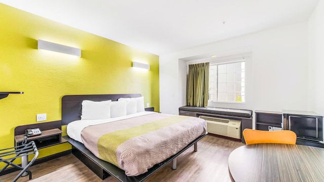 1 King Bed | Mobility Accessible Tub, Nsmk