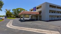 Motel 6 Tempe, AZ – Phoenix Airport – Priest Dr