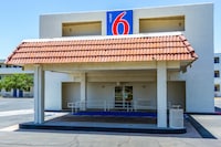 Motel 6 Tempe, AZ – Phoenix Airport – Priest Dr