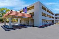 Motel 6 Tempe, AZ – Phoenix Airport – Priest Dr