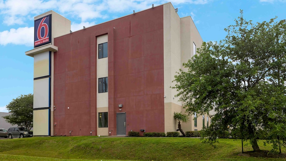 Studio 6 Suites Texas City, TX – I-45 South, TEXAS CITY, TEXAS CITY