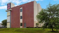 Studio 6 Suites Texas City, TX – I-45 South