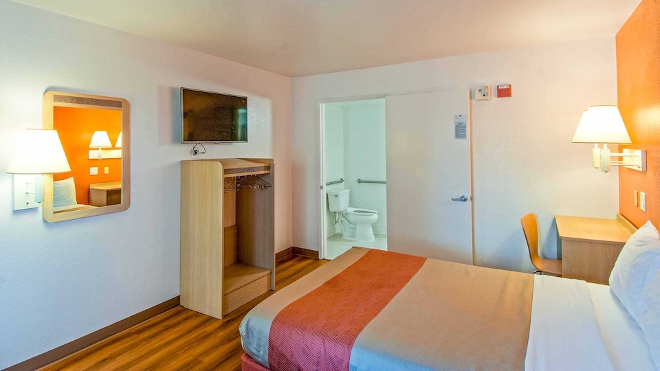 Motel 6 Redding, CA - South, C96002, Redding CA