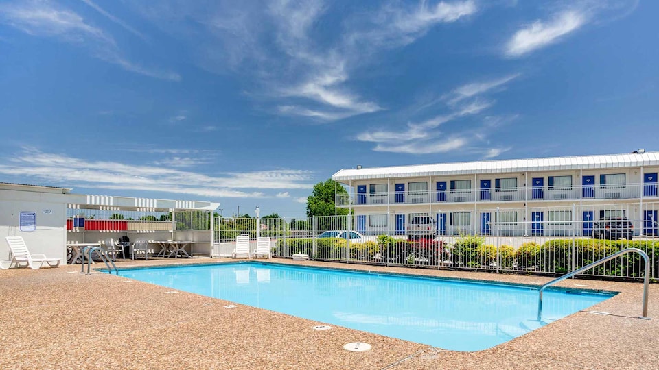 Motel6 Fayetteville, AR, Fayetteville_7055219a, Fayetteville