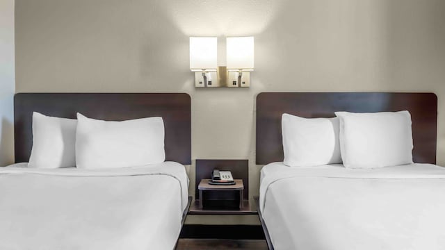 2 Full Beds | Hearing Accessible