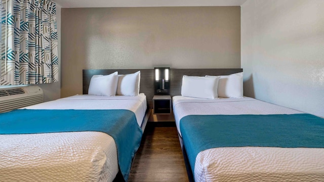 2 Full Beds | Smoking