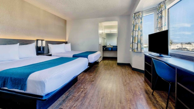 2 Full Beds | Deluxe, Micfridge