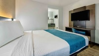 Motel 6 Anaheim, CA - Fullerton East