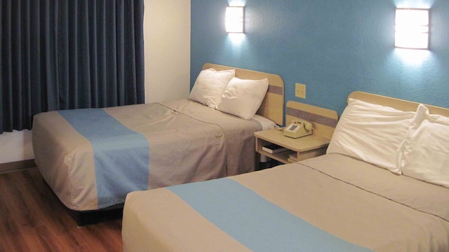 2 Full Beds | Smoking